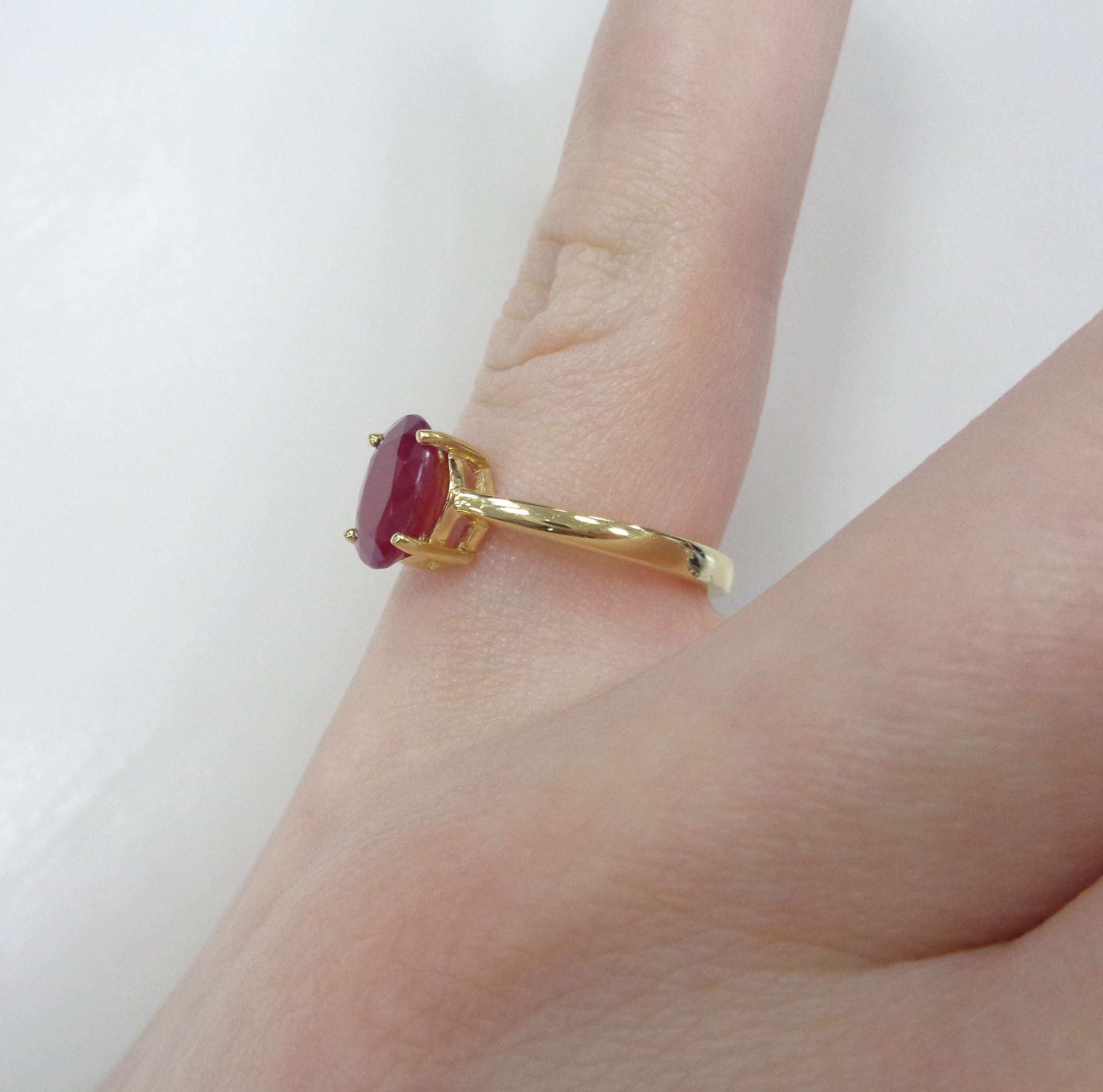 Серебряное кольцо с рубином